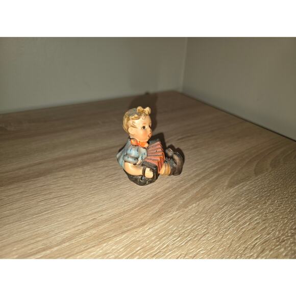 Goebel Hummel #390 TMK6 “Boy With Accordion” W Germany Figurine - Picture 2 of 7